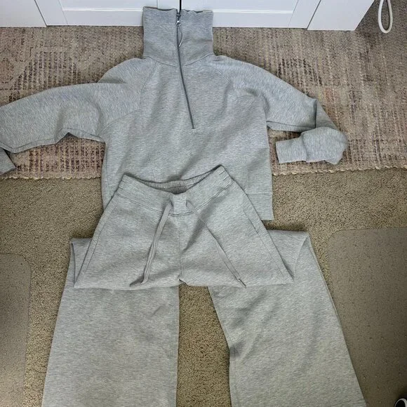 SPANX | AirEssentials® Half Zip Sweater & Wide Leg Pant (Size XS) - Picture 3 of 9